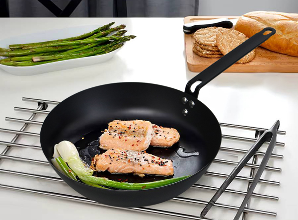 Coating-Free Nitrided Carbon Steel Saucepan